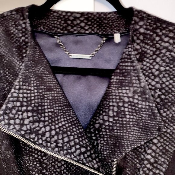 Elie Tahari Python Pattern Vegan Suede Cropped Moto Jacket Women Sz M EUC - Picture 7 of 12
